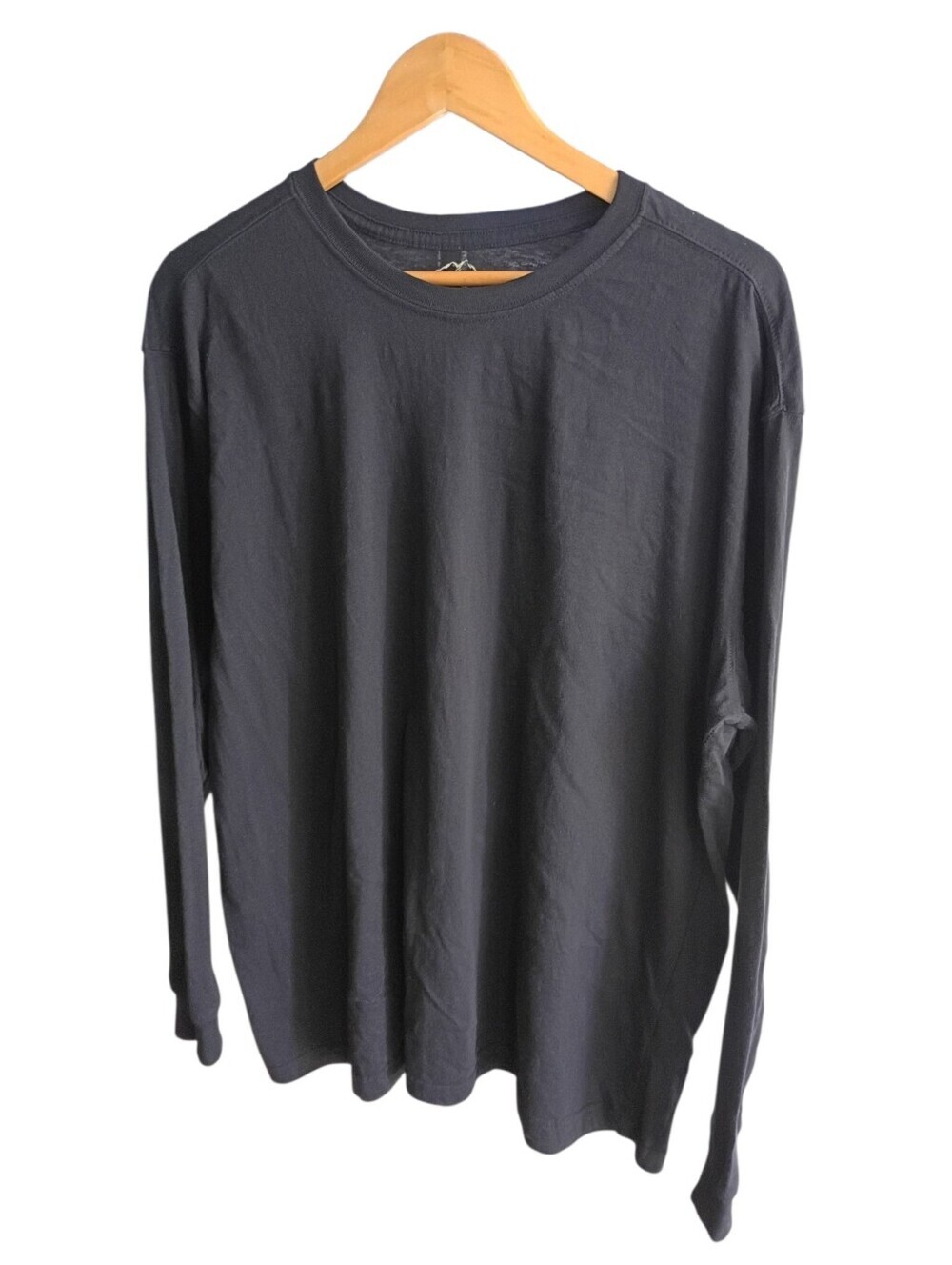 Blue Mountain Longsleeve Black T-shirt Size XL NWOT